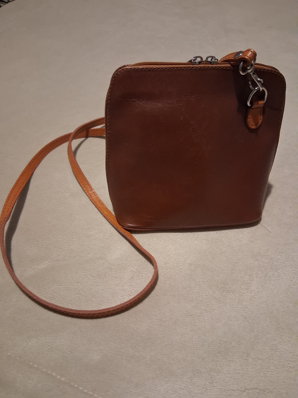 Vera Pelle brown Genuine Italian hard leather, top zip, crossbody, shoulderbag,